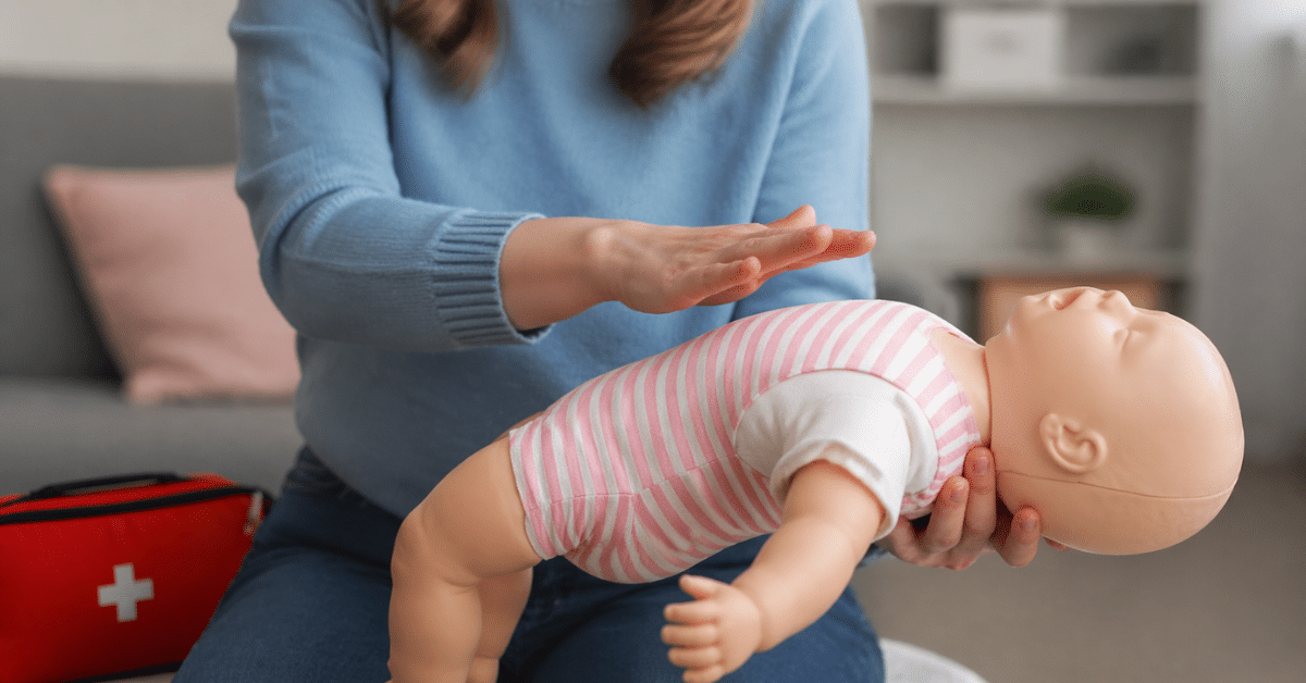 Erste Hilfe bei Baby-Erstickungsanfällen